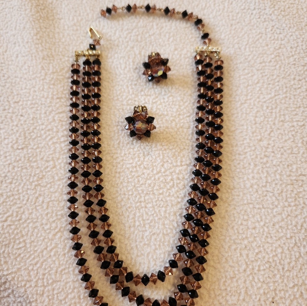 Vintage necklace and clip earrings